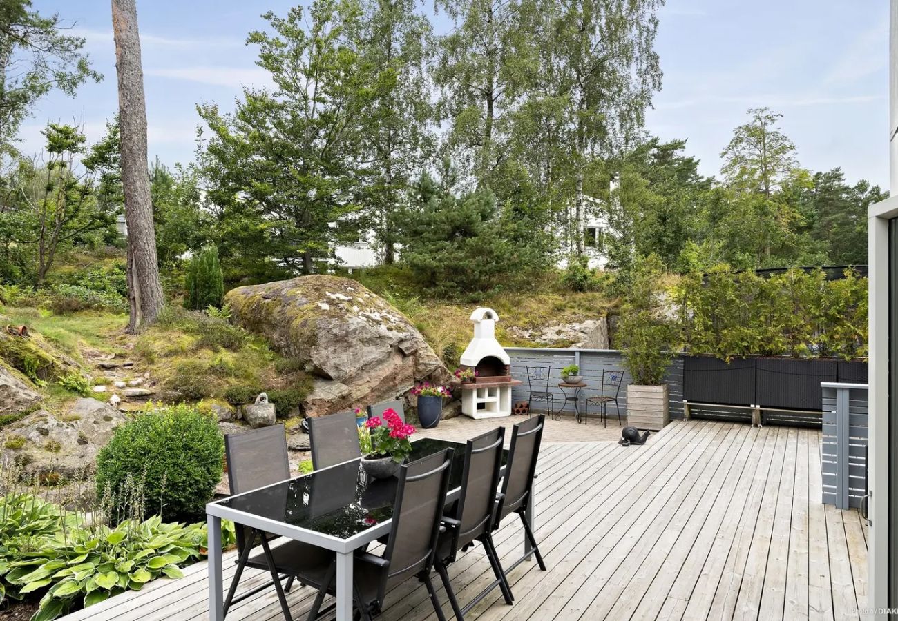 Stuga i Hisings Backa - Modern villa nära Västkusten och 10 minuter från centrala Göteborg