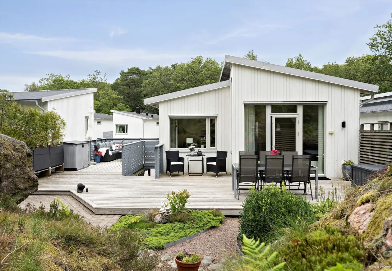 Stuga i Hisings Backa - Modern villa nära Västkusten och 10 minuter från centrala Göteborg