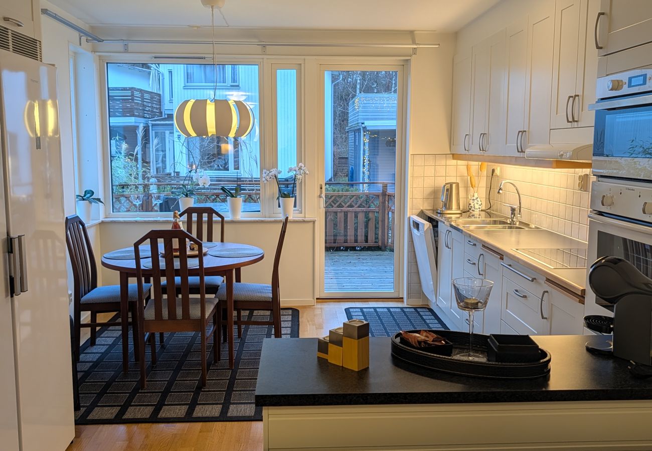 Stuga i Hisings Backa - Modern villa nära Västkusten och 10 minuter från centrala Göteborg