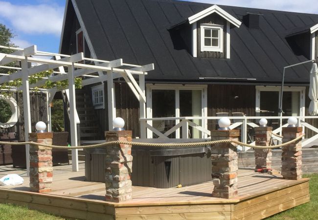 Stuga i Drottningskär - Semester i Blekinges skärgård för upp till 25 personer