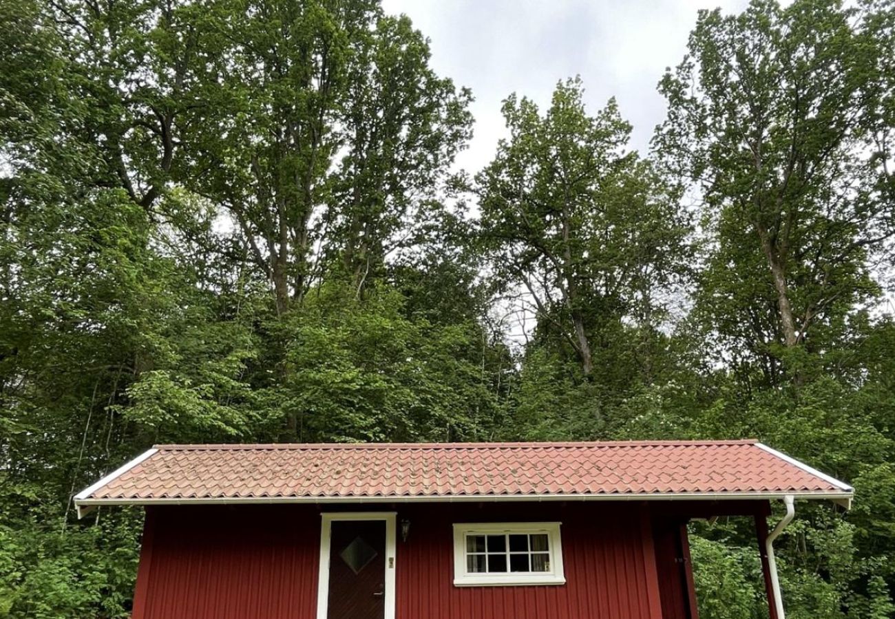 Stuga i Sexdrega - Fint semesterhus nära sjön, med bastu, internet och båt