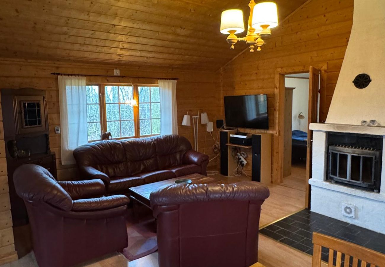 Stuga i Sexdrega - Fint semesterhus nära sjön, med bastu, internet och båt