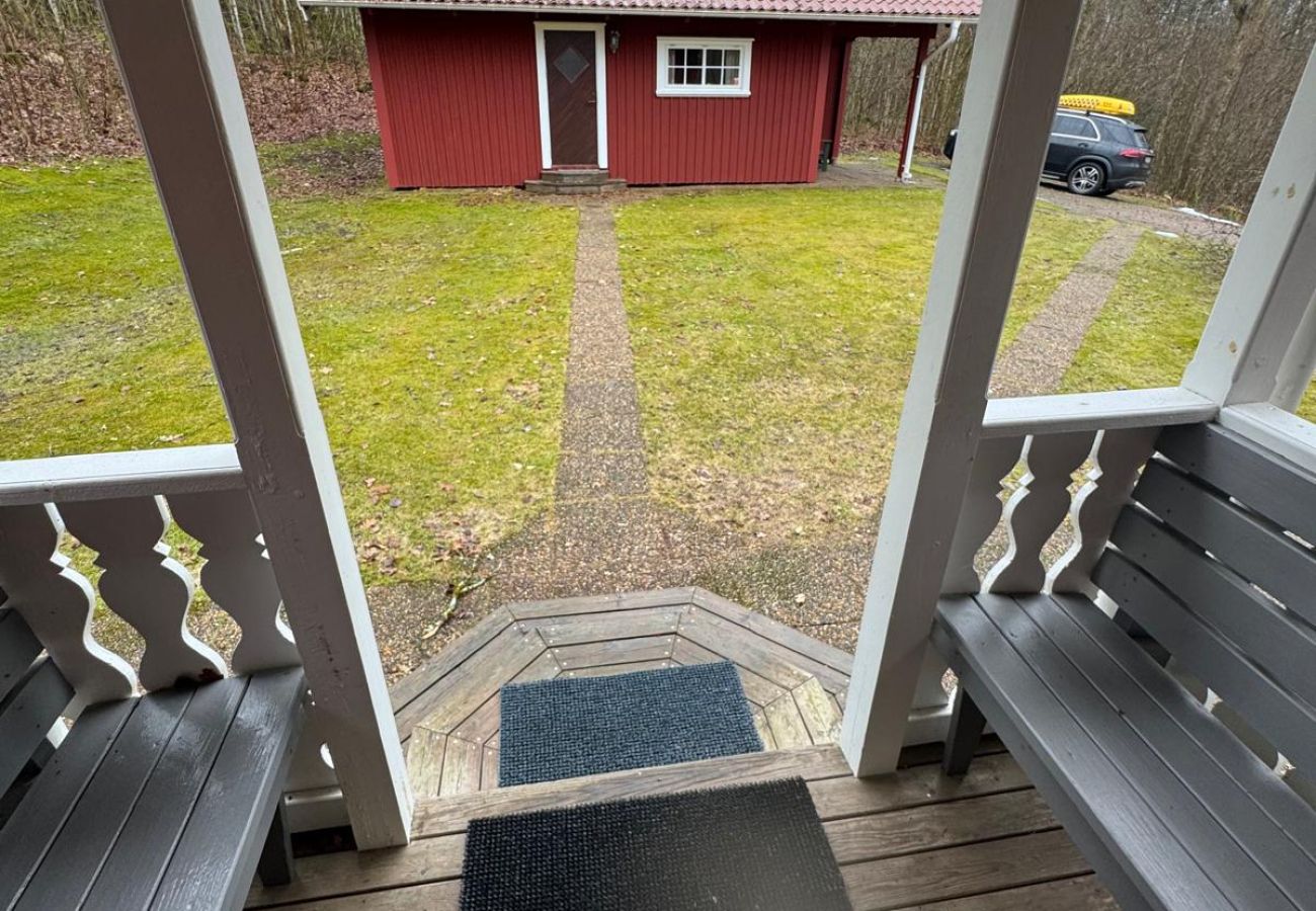 Stuga i Sexdrega - Fint semesterhus nära sjön, med bastu, internet och båt