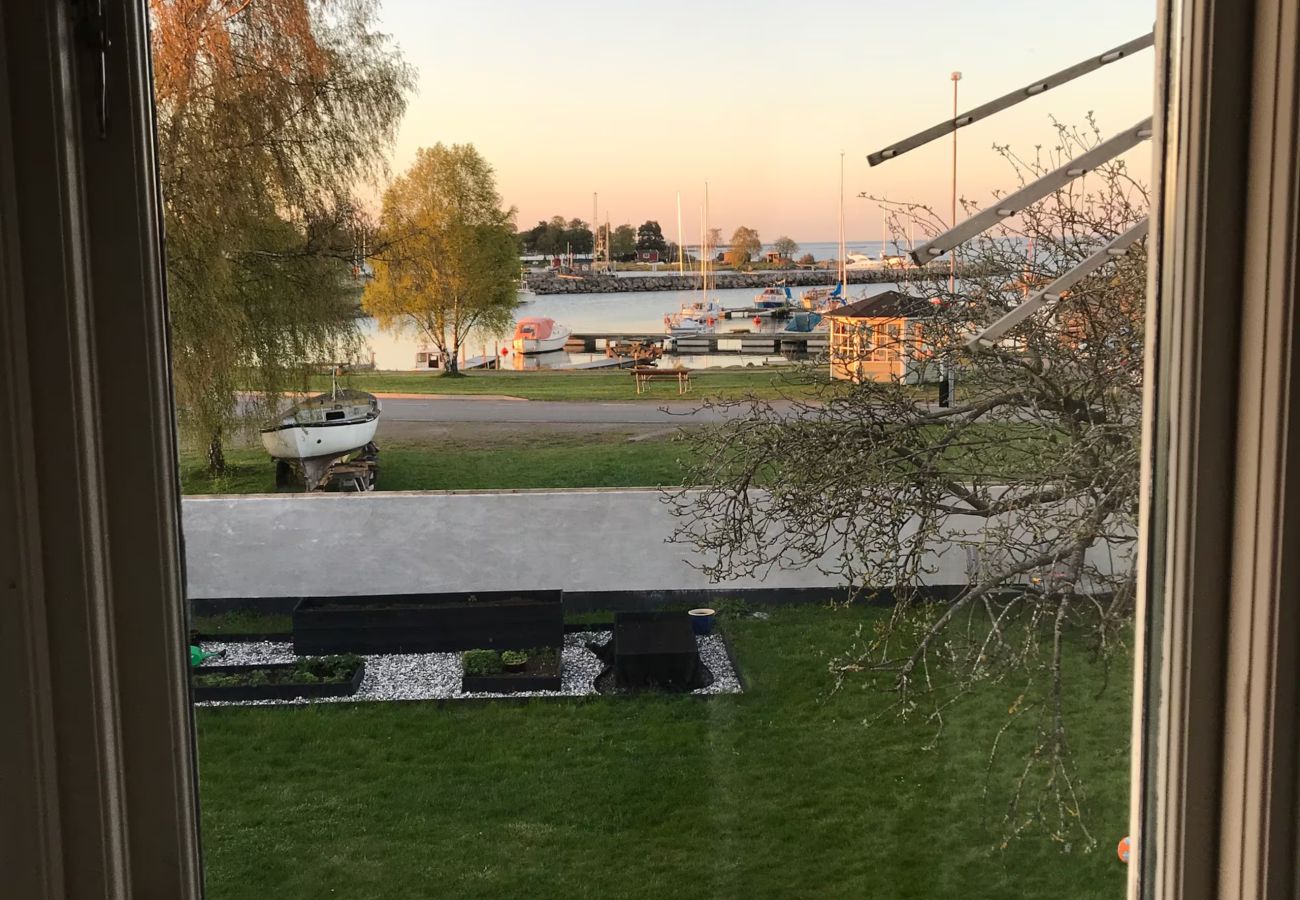 Stuga i Bergkvara - Östersjösemester med utsikt över havet vid Bergkvara småbåtshamn