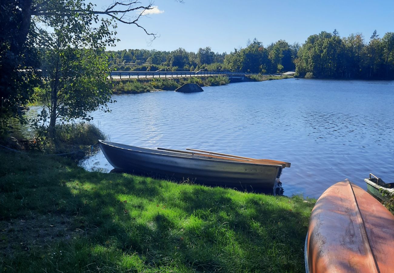 Stuga i Eringsboda - Sommaridyll vid Hjorthålan nära Ronneby 