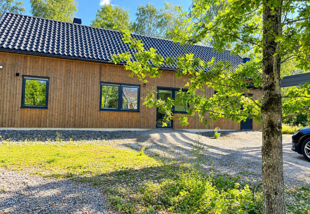 Stuga i Osby - Björkesö – ett semesterhus vid sjön, mitt i naturen